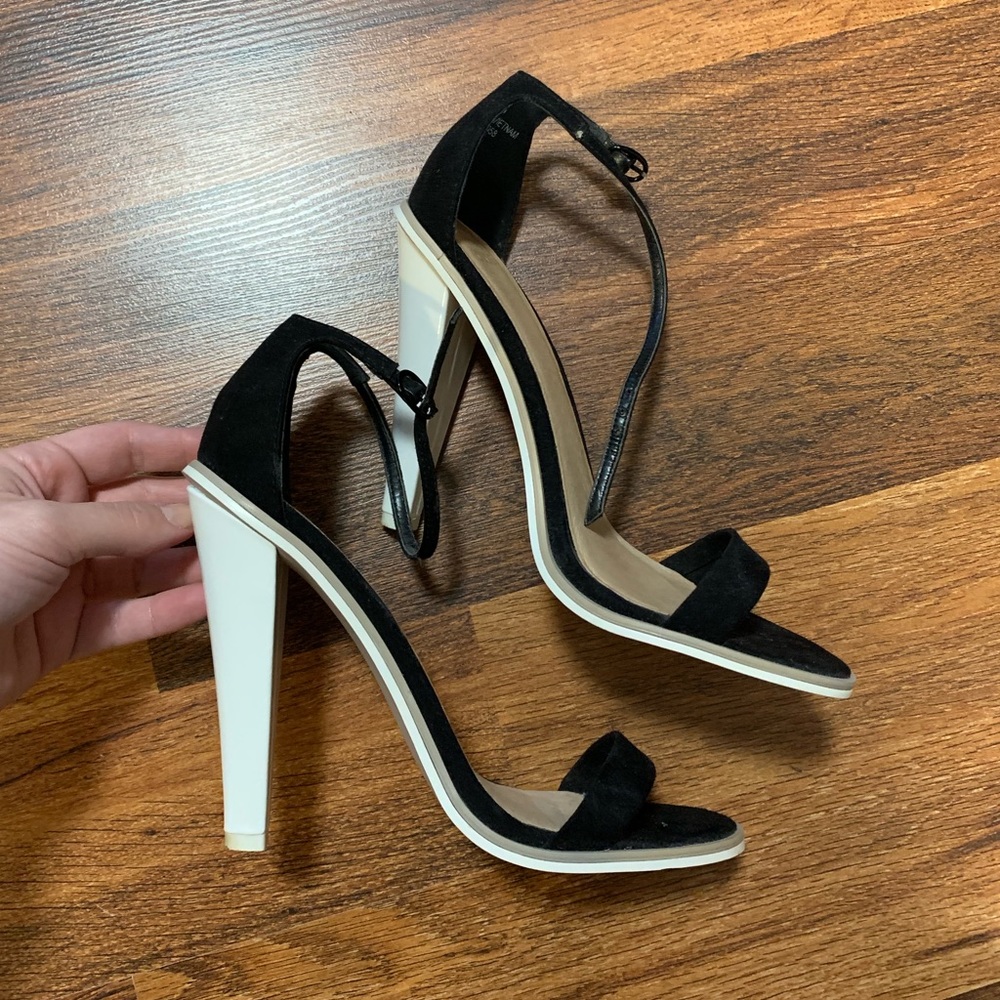 Heels - Picture 4 of 5